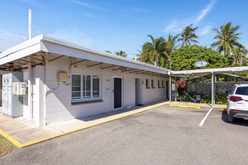 Click to view all images Office 11/14-16 Ryan Street Belgian Gardens QLD 4810 - Image 2