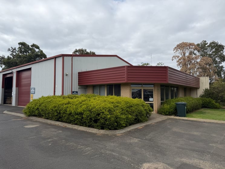 Click to view all images 1/15-17 Fairlawn Road Busselton WA 6280 - Image 2