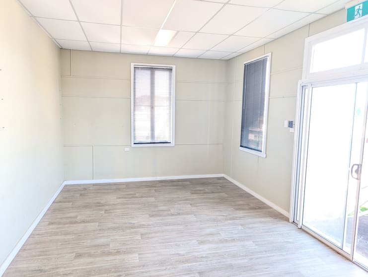 Click to view all images 37 Nash Street Gympie QLD 4570 - Image 3