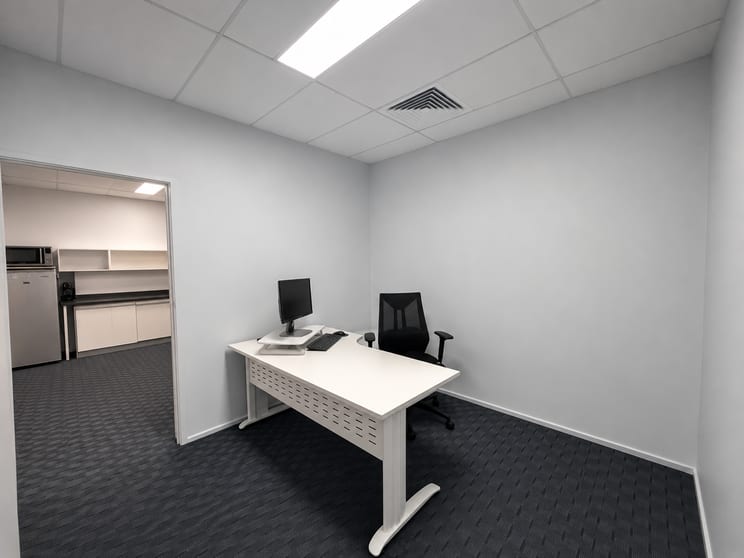 Click to view all images Suite 1/174 Victoria Street Mackay QLD 4740 - Image 2