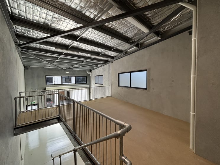 Click to view all images Arundel QLD 4214 - Image 3