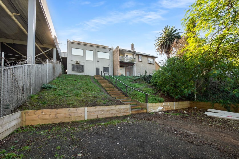 Click to view all images 30B Queen Street Warragul VIC 3820 - Image 3