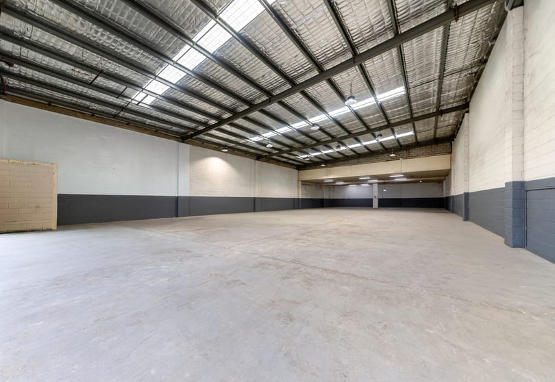 Click to view all images 2/6-8 Greenfield Street Banksmeadow NSW 2019 - Image 2