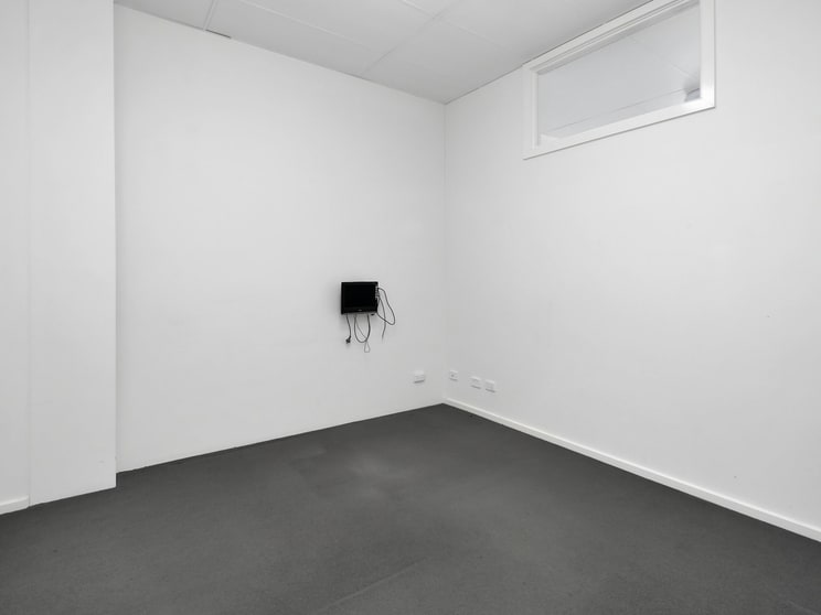 Click to view all images 27 Service Street Bairnsdale VIC 3875 - Image 2