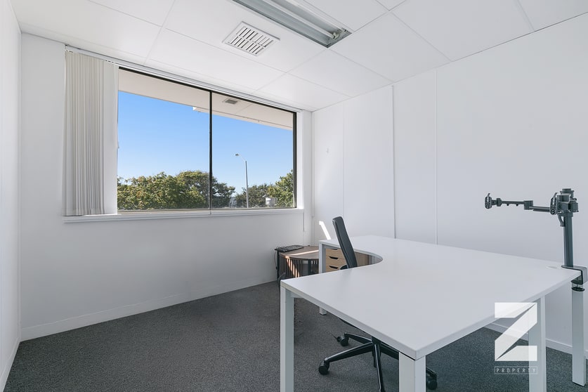 Click to view all images 1417 Logan Road Mount Gravatt QLD 4122 - Image 3