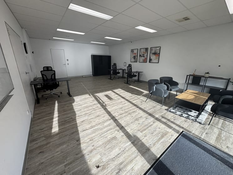 Click to view all images Unit 3B/57 Kembla Street Fyshwick ACT 2609 - Image 2