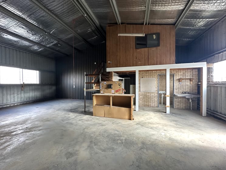 Building B/10 Old Temora Road Young NSW 2594 - Image 3