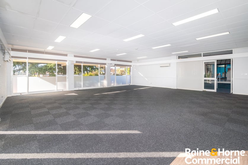 Click to view all images 2/66-70 Coleman Street Wagga Wagga NSW 2650 - Image 1