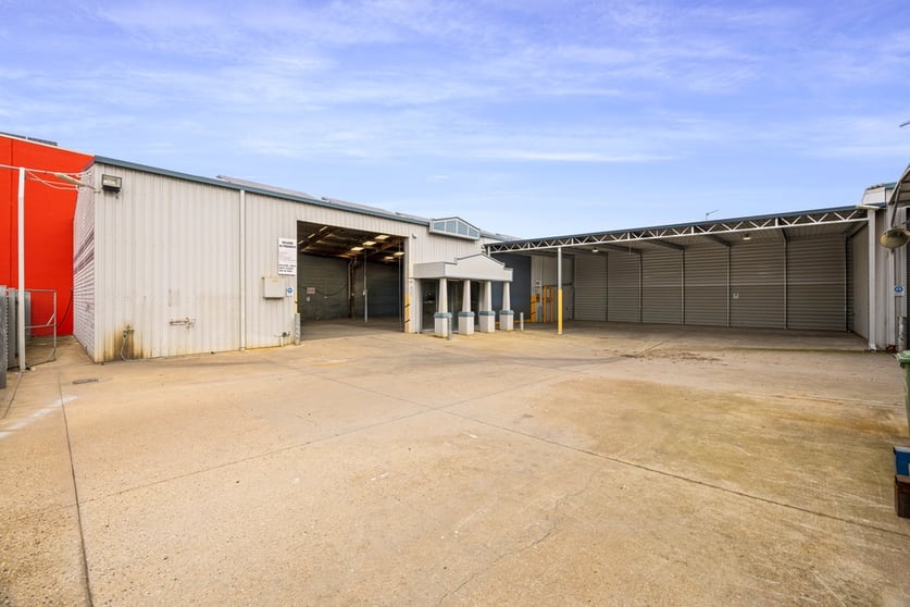 Click to view all images 67 Alexandra Street East Albury NSW 2640 - Image 3