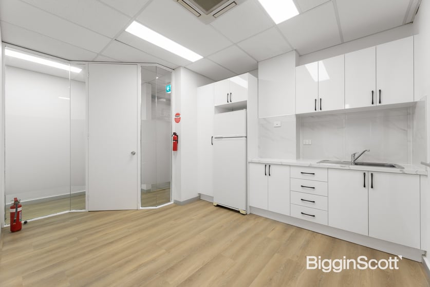 Click to view all images 534A Whitehorse Rd Mitcham VIC 3132 - Image 2