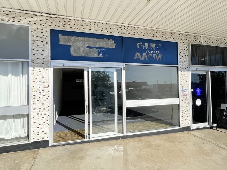 Click to view all images 2/41 Williams Street Bowen QLD 4805 - Image 1