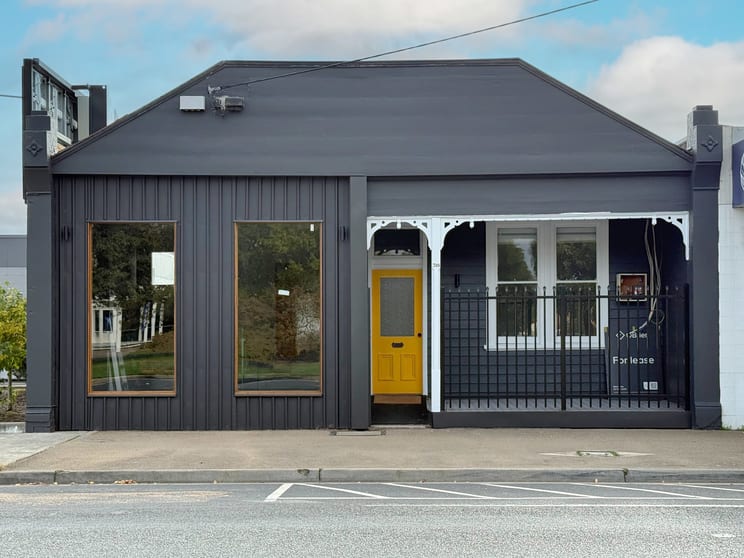 318-320 Main Street Bairnsdale VIC 3875 - Image 2
