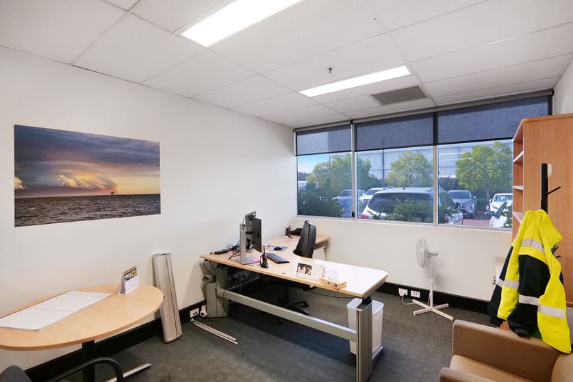 Click to view all images 42 Ulm Place Perth Airport WA 6105 - Image 3