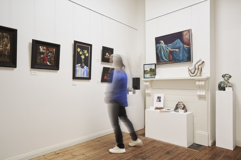 Click to view all images 27 Main Street Maldon VIC 3463 - Image 2