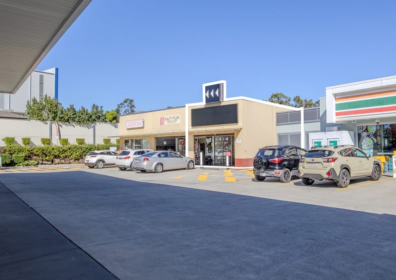 Click to view all images 253 Scottsdale Drive Robina QLD 4226 - Image 3