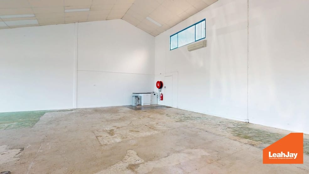 Click to view all images 1a/638 Pacific Highway Belmont NSW 2280 - Image 3