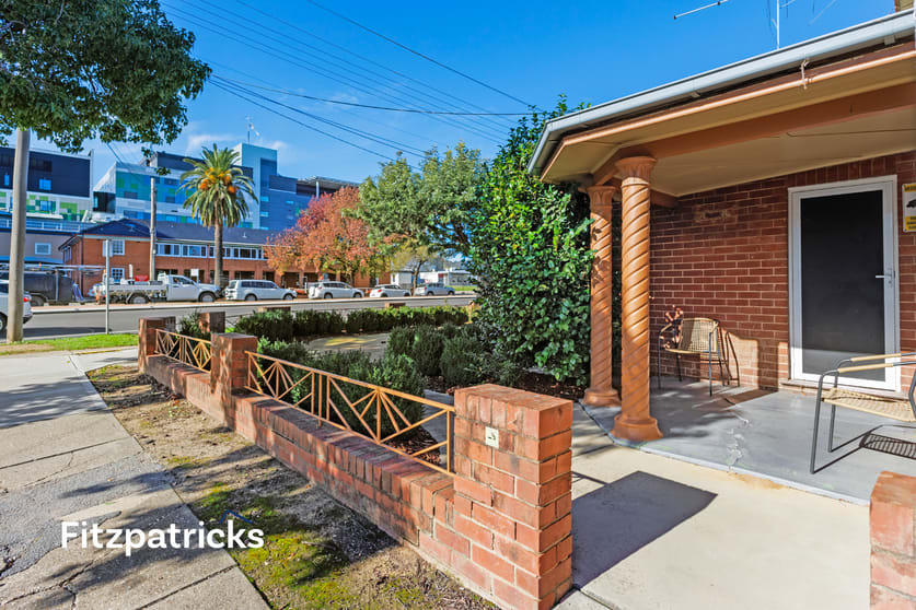 Click to view all images 46 Docker Street Wagga Wagga NSW 2650 - Image 2