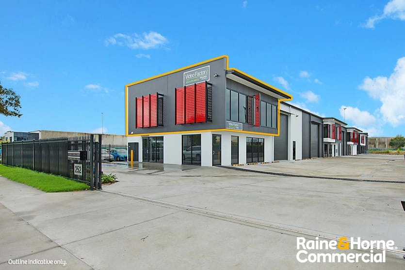 1/252 Earnshaw Road Northgate QLD 4013 - Image 1