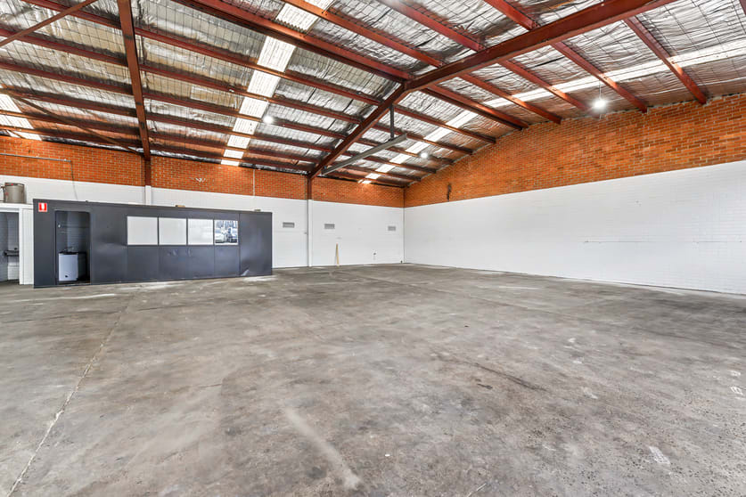 Unit 2/21 Green Street Doveton VIC 3177 - Image 2