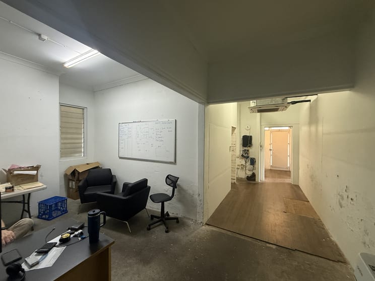Click to view all images 27 Hampton Street East Brisbane QLD 4169 - Image 3