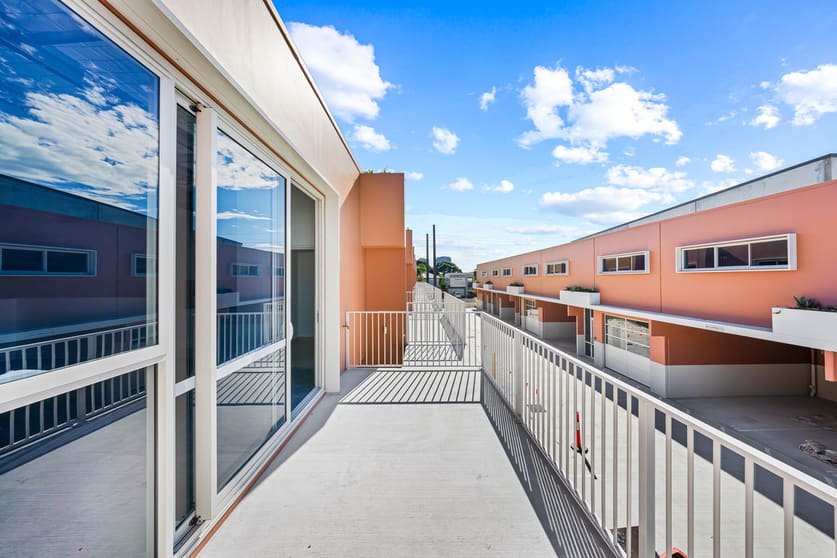 3/57 Karthina Street Bulimba QLD 4171 - Image 3