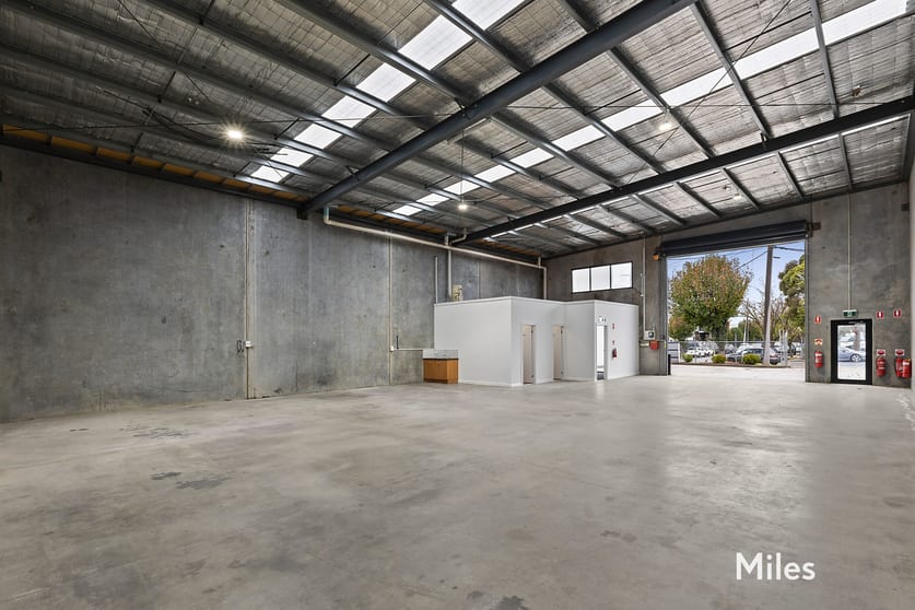 55 Strong Avenue Thomastown VIC 3074 - Image 2