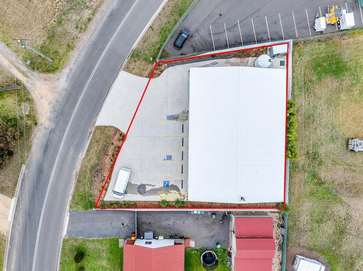 Click to view all images 8 CRUNDWELL STREET Goulburn NSW 2580 - Image 3