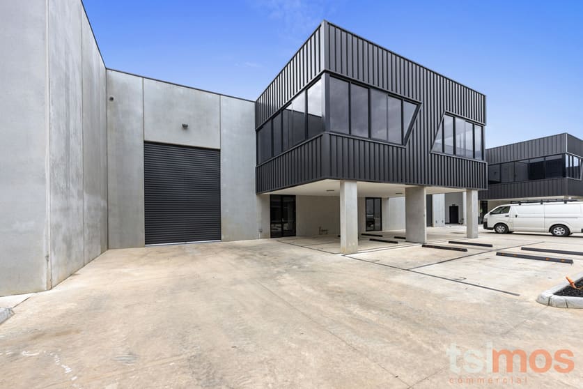 Click to view all images 2/10-20 Christensen Street Cheltenham VIC 3192 - Image 3