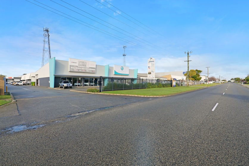 Click to view all images Unit 11, 24 Baile Road Canning Vale WA 6155 - Image 1