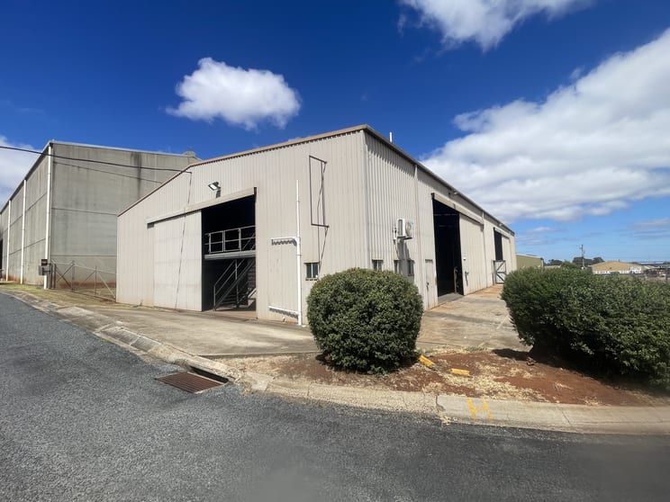 Click to view all images Shed 3/311-313 Taylor Street Wilsonton QLD 4350 - Image 2