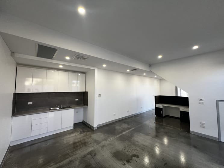 Click to view all images Unit 1/238-244 Edwardes Street Reservoir VIC 3073 - Image 3