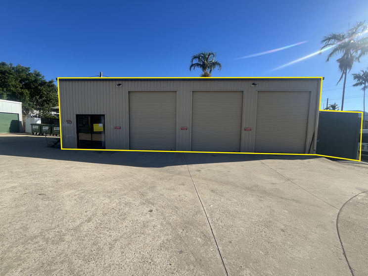 Click to view all images Warehouse/76 Shute Harbour Road Cannonvale QLD 4802 - Image 1