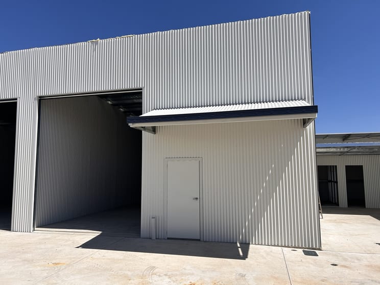 Click to view all images Unit 2/2 Atlas Place Orange NSW 2800 - Image 1