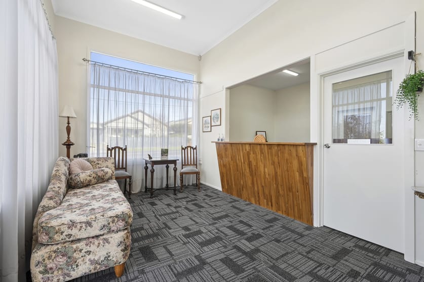 Click to view all images 1/108 Church Street Hamlyn Heights VIC 3215 - Image 3
