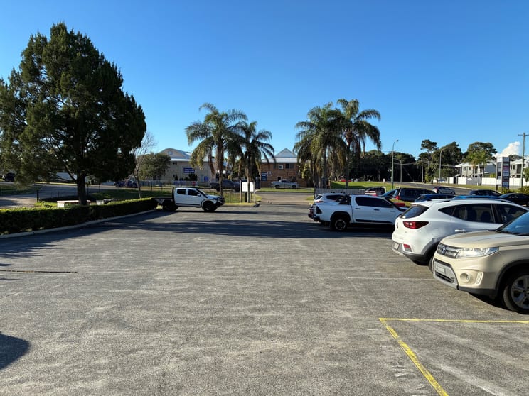 Click to view all images 7/40 Torquay Road Pialba QLD 4655 - Image 2