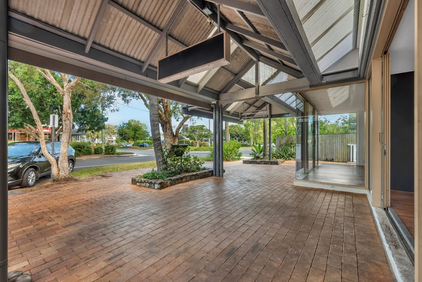 Click to view all images 2/187 Gympie Terrace Noosaville QLD 4566 - Image 3