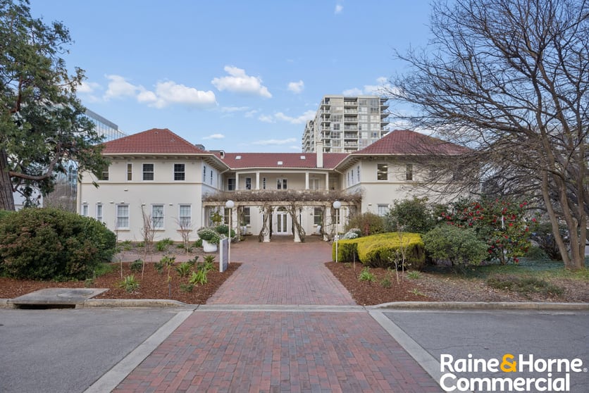 Click to view all images 9 Gordon Street City ACT 2601 - Image 3
