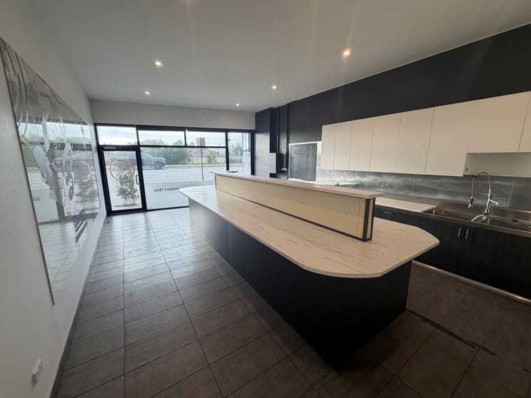Click to view all images 525A Nepean Highway Bonbeach VIC 3196 - Image 4