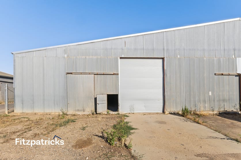 Click to view all images Rear 14 Dobney Avenue Wagga Wagga NSW 2650 - Image 1