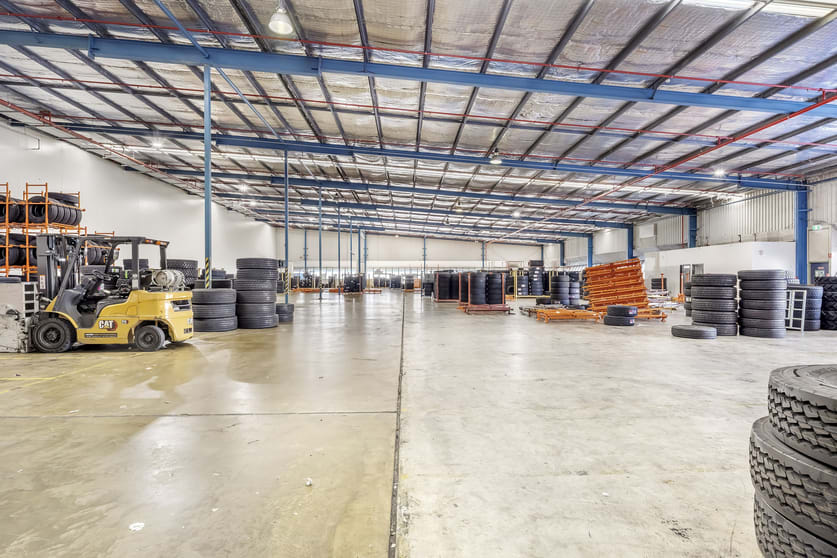 Click to view all images 30 North Road Wynnum West QLD 4178 - Image 2