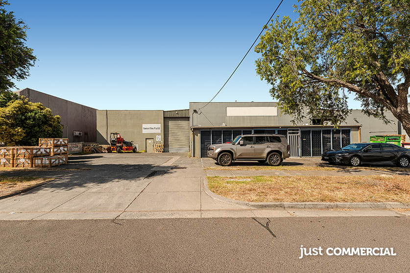 Click to view all images 6 Kylie Place Cheltenham VIC 3192 - Image 1