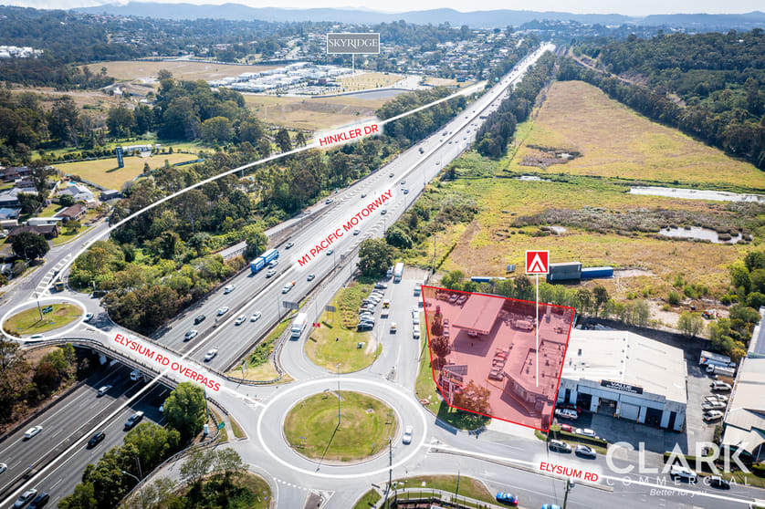 Click to view all images 4/2 Elysium Road Carrara QLD 4211 - Image 1