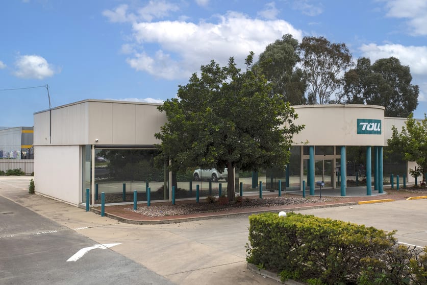 Click to view all images 696 South Road Wingfield SA 5013 - Image 2