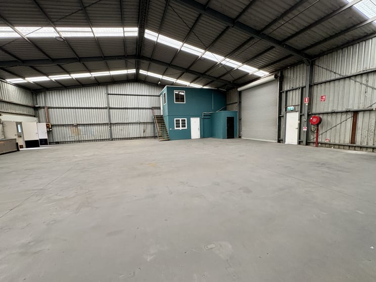 Click to view all images Units 3 & 5, 3 McIntyre Road Tomago NSW 2322 - Image 2