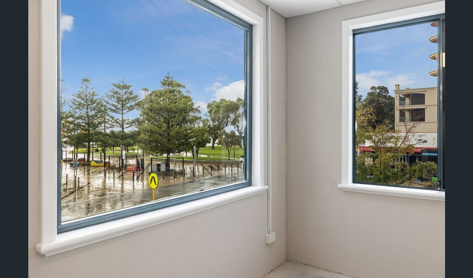 2/9 Railway Terrace Rockingham WA 6168 - Image 2