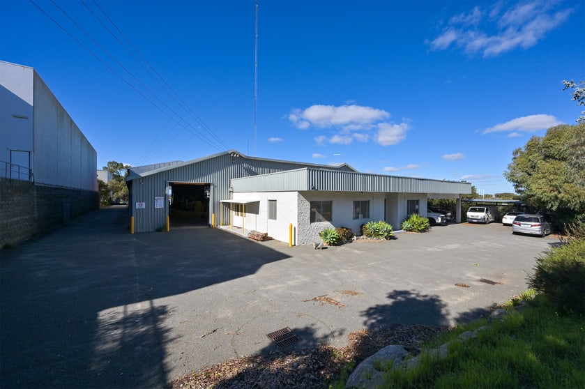 Click to view all images 26 Hines Road O'connor WA 6163 - Image 2