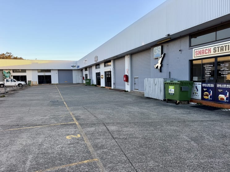 Click to view all images 5/15 Lawrence Drive Nerang QLD 4211 - Image 2