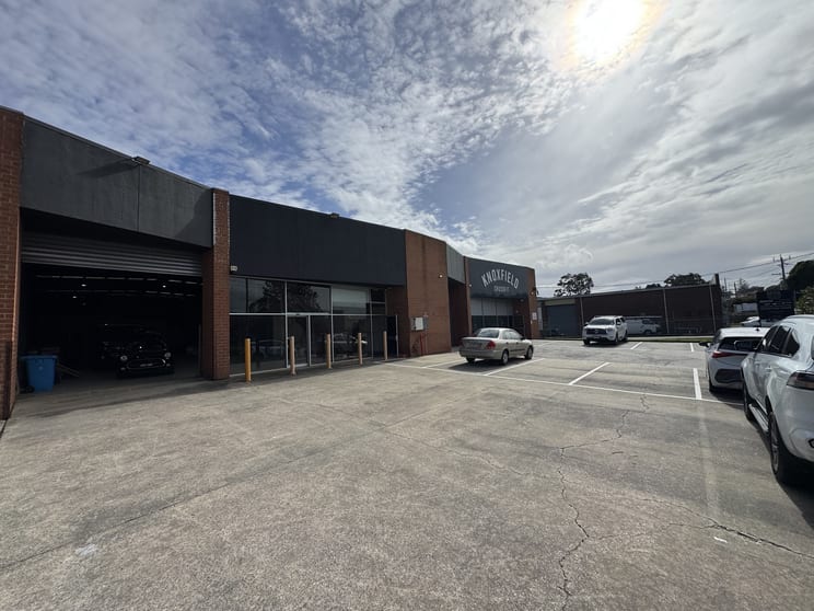 Click to view all images 2/10 Rushdale Street Knoxfield VIC 3180 - Image 2