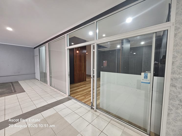 6/133 Bourbong Bundaberg Central QLD 4670 - Image 1