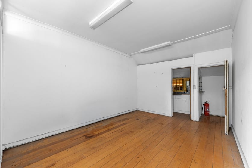 1/102 Chapel Street Windsor VIC 3181 - Image 2